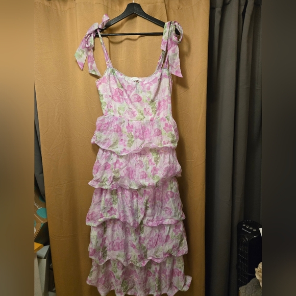 ASTR The Label size large Zirconia Tie Strap Tiered Dress - Picture 2 of 6